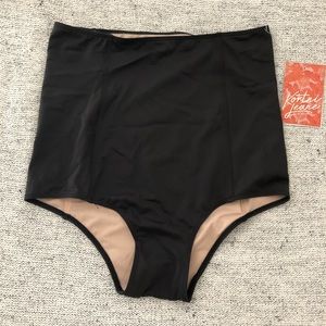 NWT kortni Jeane medium high waisted bottoms